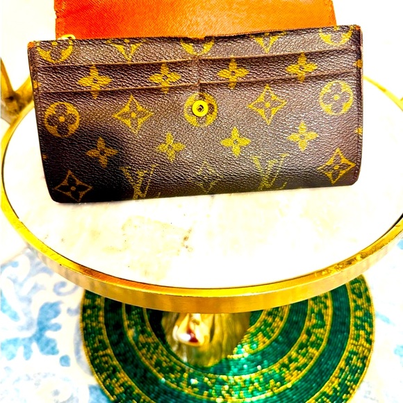 Louis Vuitton Monogram Brown Clutch - Picture 2 of 16